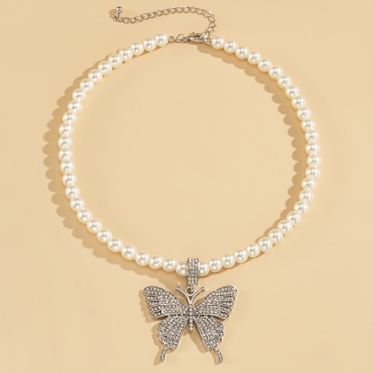 Rhinestone butterfly pendant pearl beaded necklace