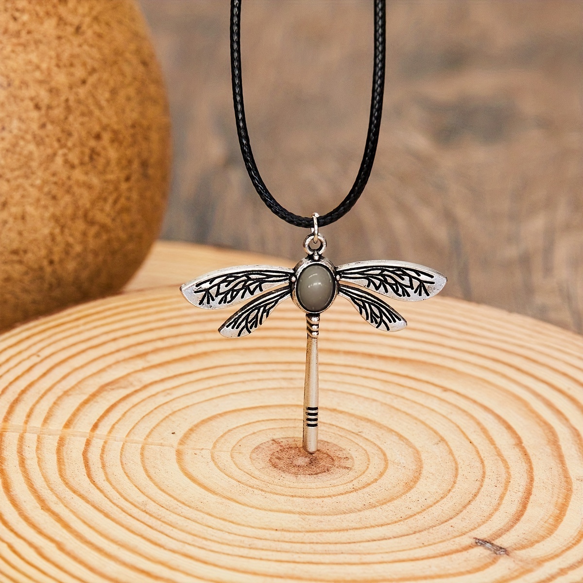 Vintage Dragonfly Shape Inlaid Gemstone Fashion Pendant Necklace