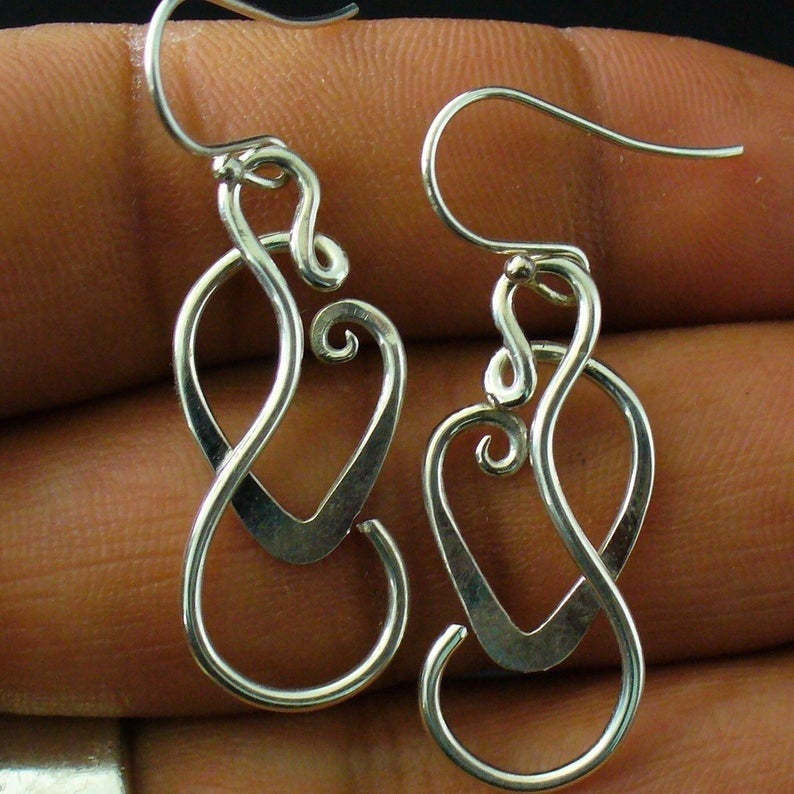 Stylish Women's Figure 8 Earrings-canovaniajewelry