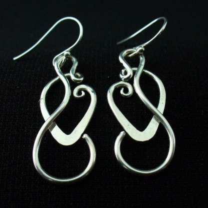 Stylish Women's Figure 8 Earrings-canovaniajewelry