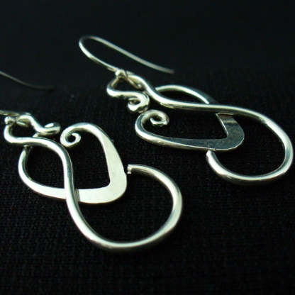 Stylish Women's Figure 8 Earrings-canovaniajewelry