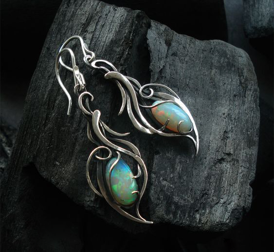 Retro Alloy Hollow Opal Earrings-canovaniajewelry