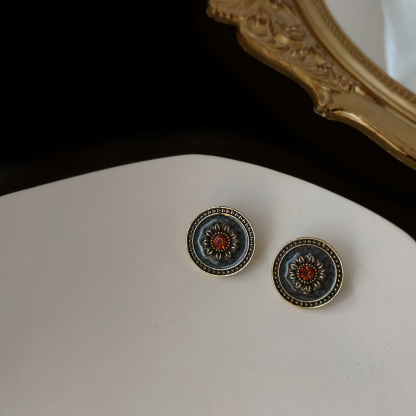 Retro palace round dark flower earrings-canovaniajewelry