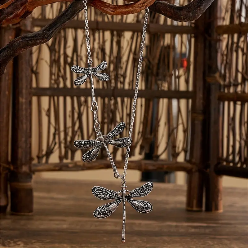 Retro Dragonfly Pendant Necklace