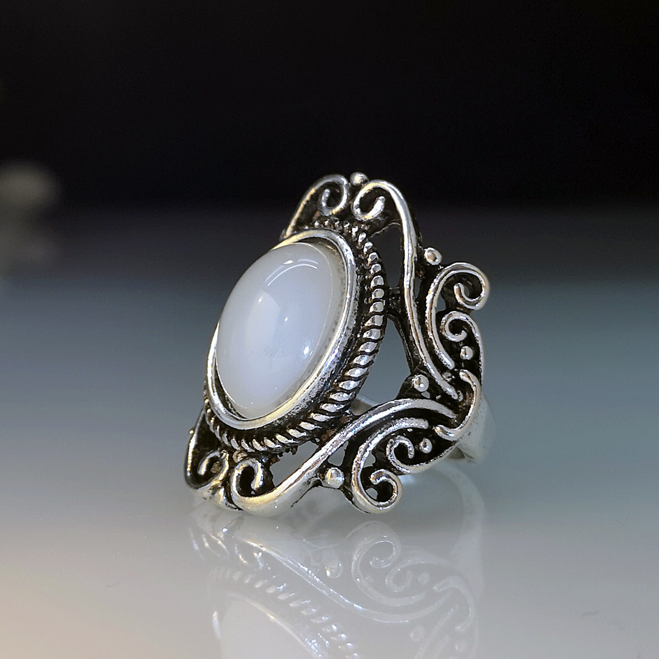 Vintage Oval Moonstone rings-canovaniajewelry