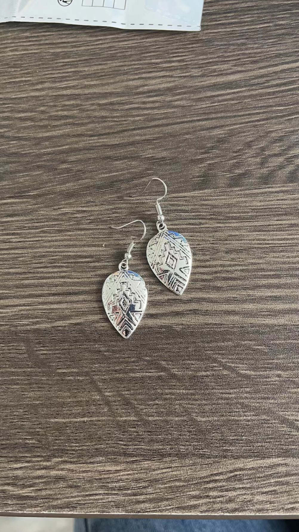 New leaf shape geometric grain alloy fashion earrings-canovaniajewelry