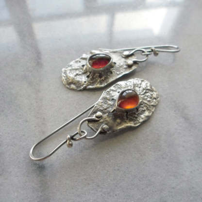 Ancient silver irregular metal red water drop zircon earrings-canovaniajewelry