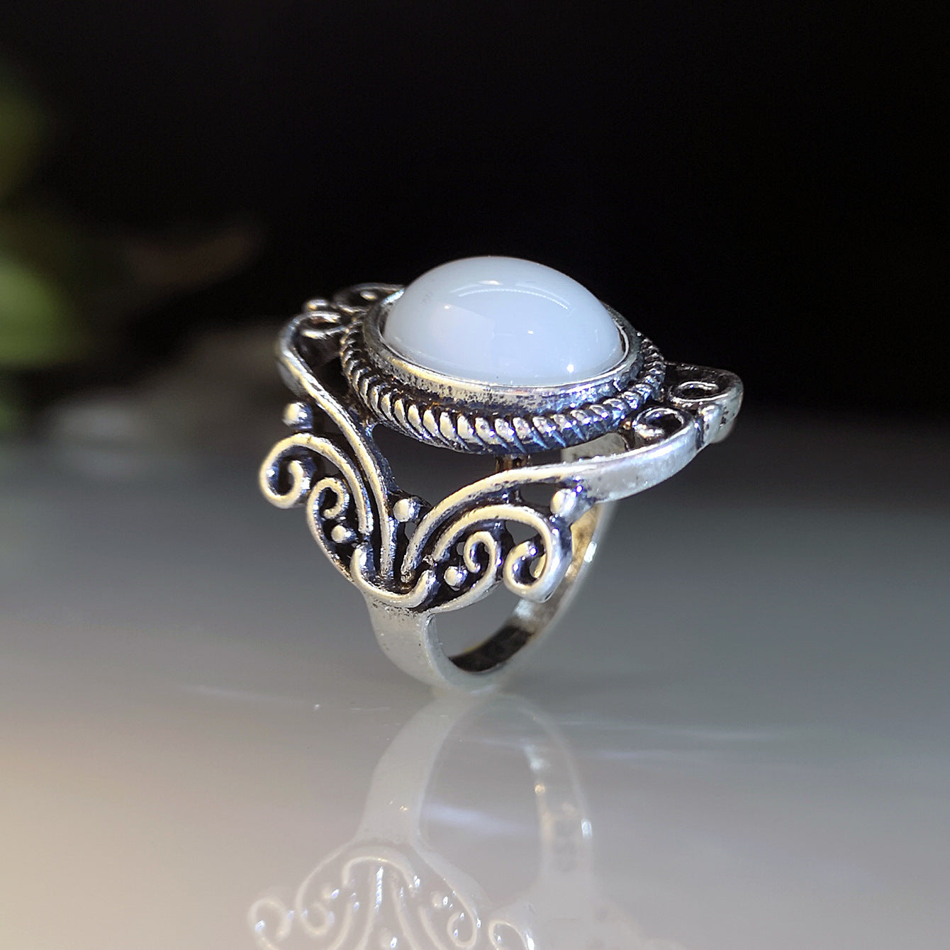 Vintage Oval Moonstone rings-canovaniajewelry