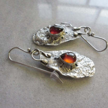 Ancient silver irregular metal red water drop zircon earrings-canovaniajewelry