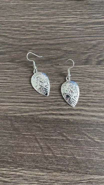 New leaf shape geometric grain alloy fashion earrings-canovaniajewelry