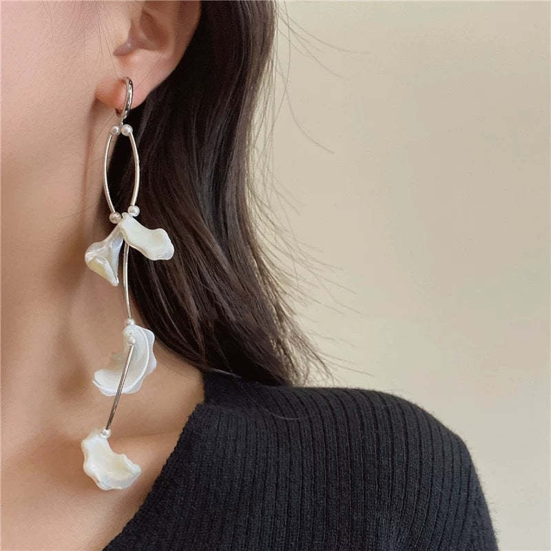 White shell flower breaking pearl tassel earrings-canovaniajewelry
