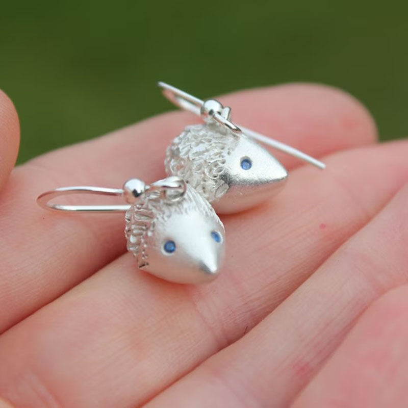 Small and chic hedgehog earrings-canovaniajewelry