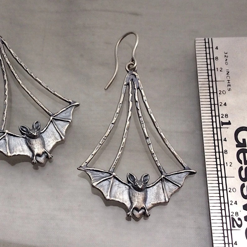 Vintage bat alloy earrings-canovaniajewelry