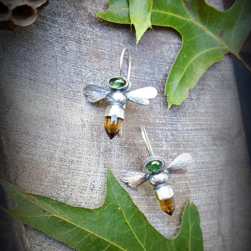 Vintage cute compact bee earrings inlaid with amber-canovaniajewelry