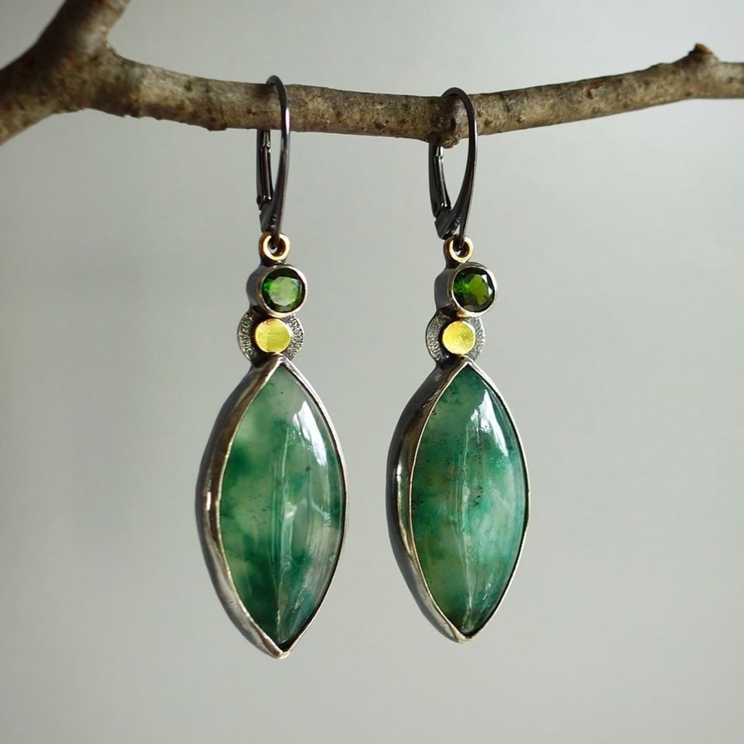 Green leaf carnelian earrings-canovaniajewelry