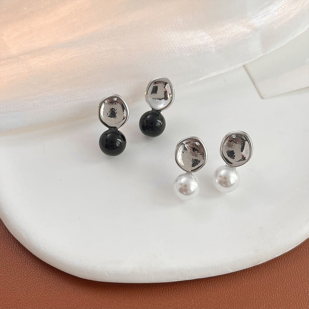 Simple glossy pearl earrings-canovaniajewelry