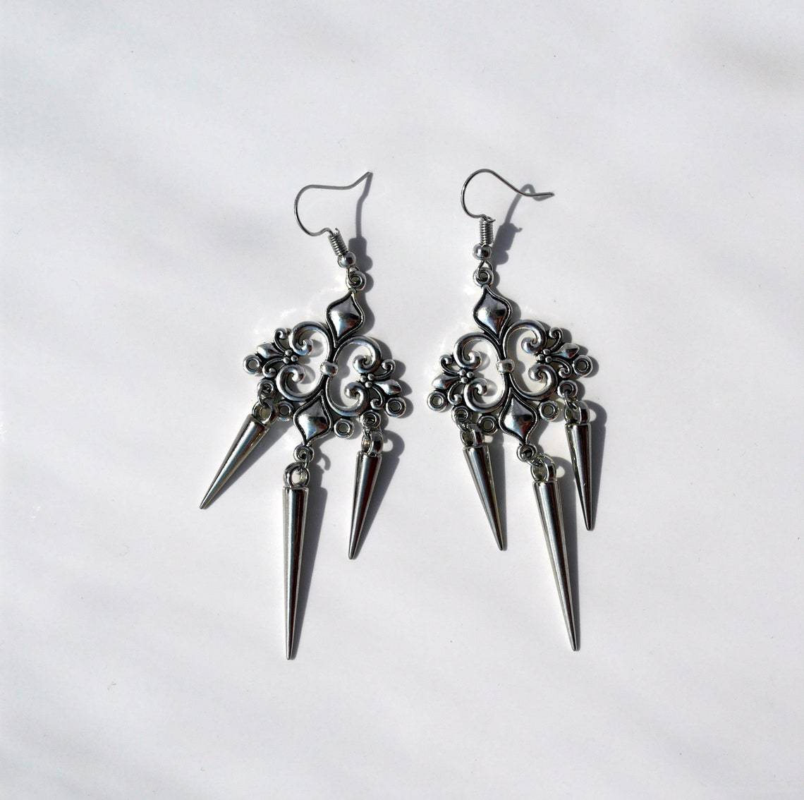 Gothic vintage pointy earrings-canovaniajewelry