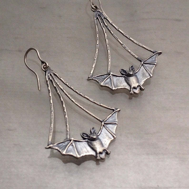 Vintage bat alloy earrings-canovaniajewelry