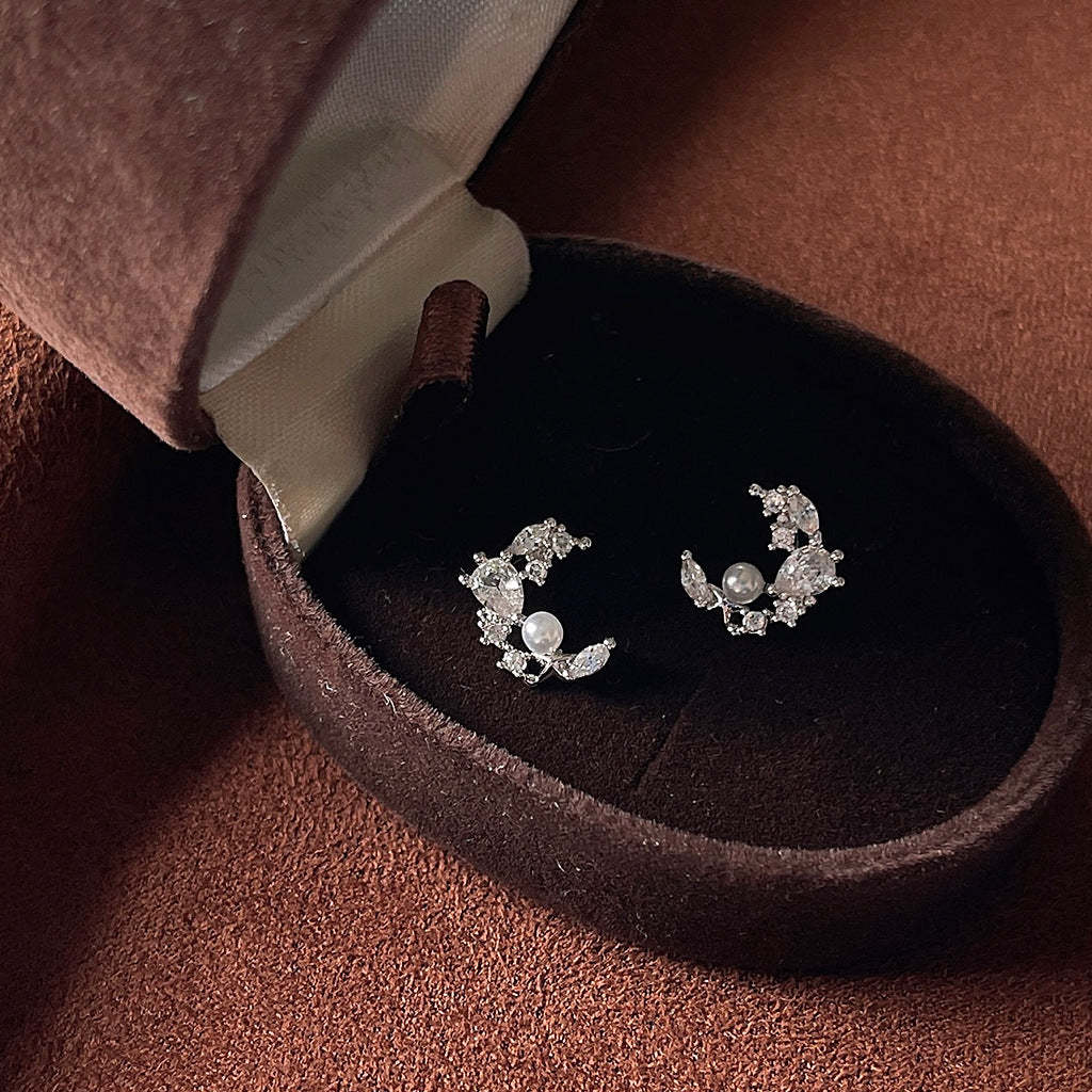 925 silver needle set zircon moon stud earrings-canovaniajewelry