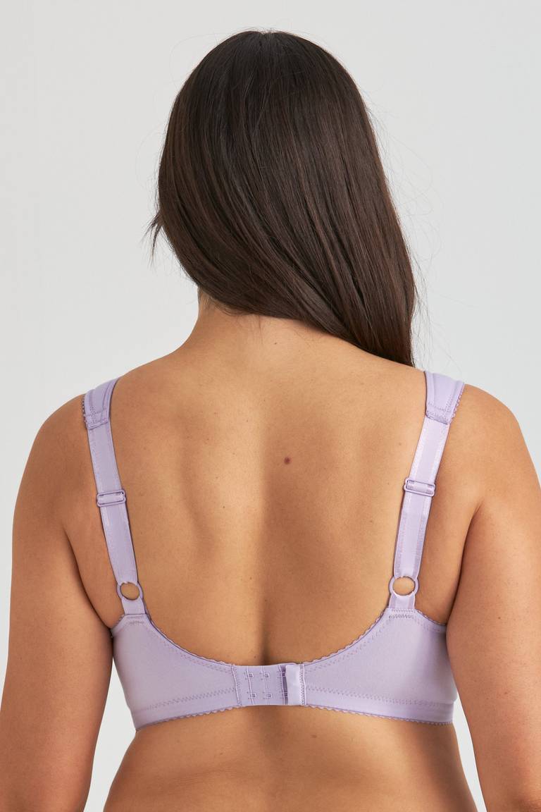 „Triumph“ – 4 vnt. pakuotė (75B–115F) 💝💝💝 Nėriniuota liemenėlė