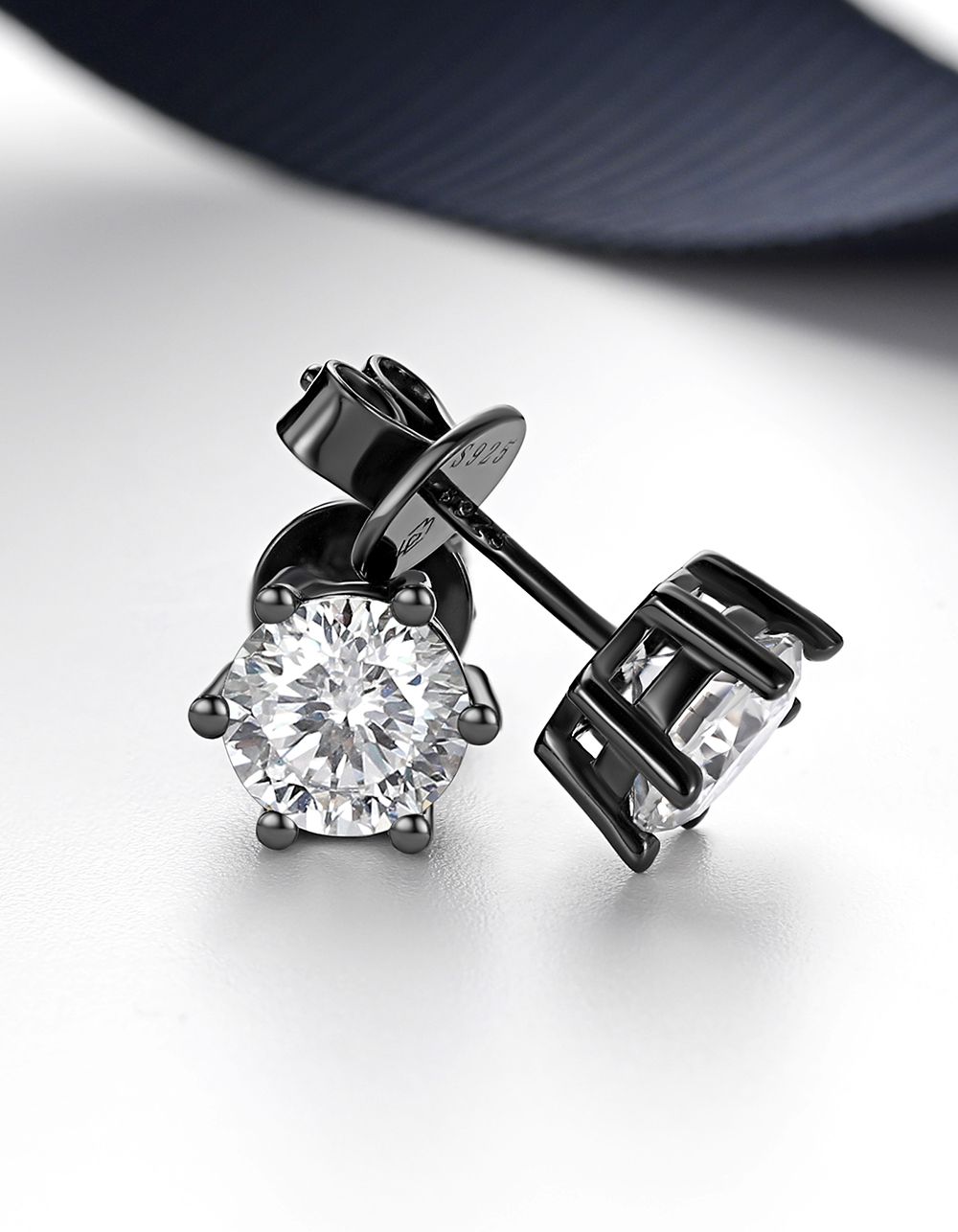 MomentWish Moissante Stud Earrings 6-Prong Earrings