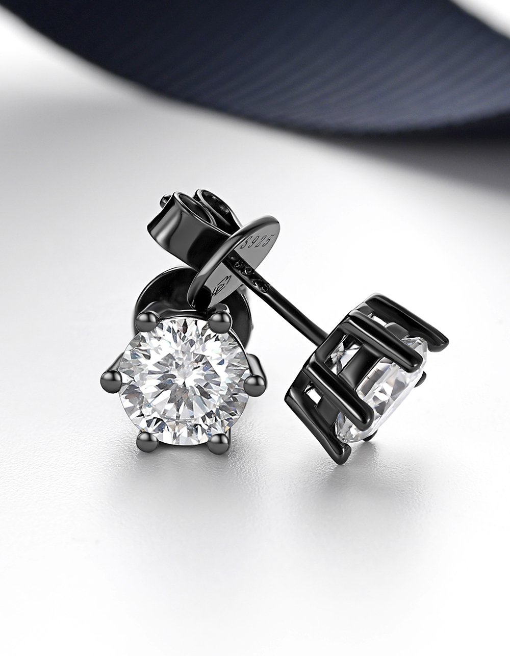 MomentWish Moissante Stud Earrings 6-Prong Earrings