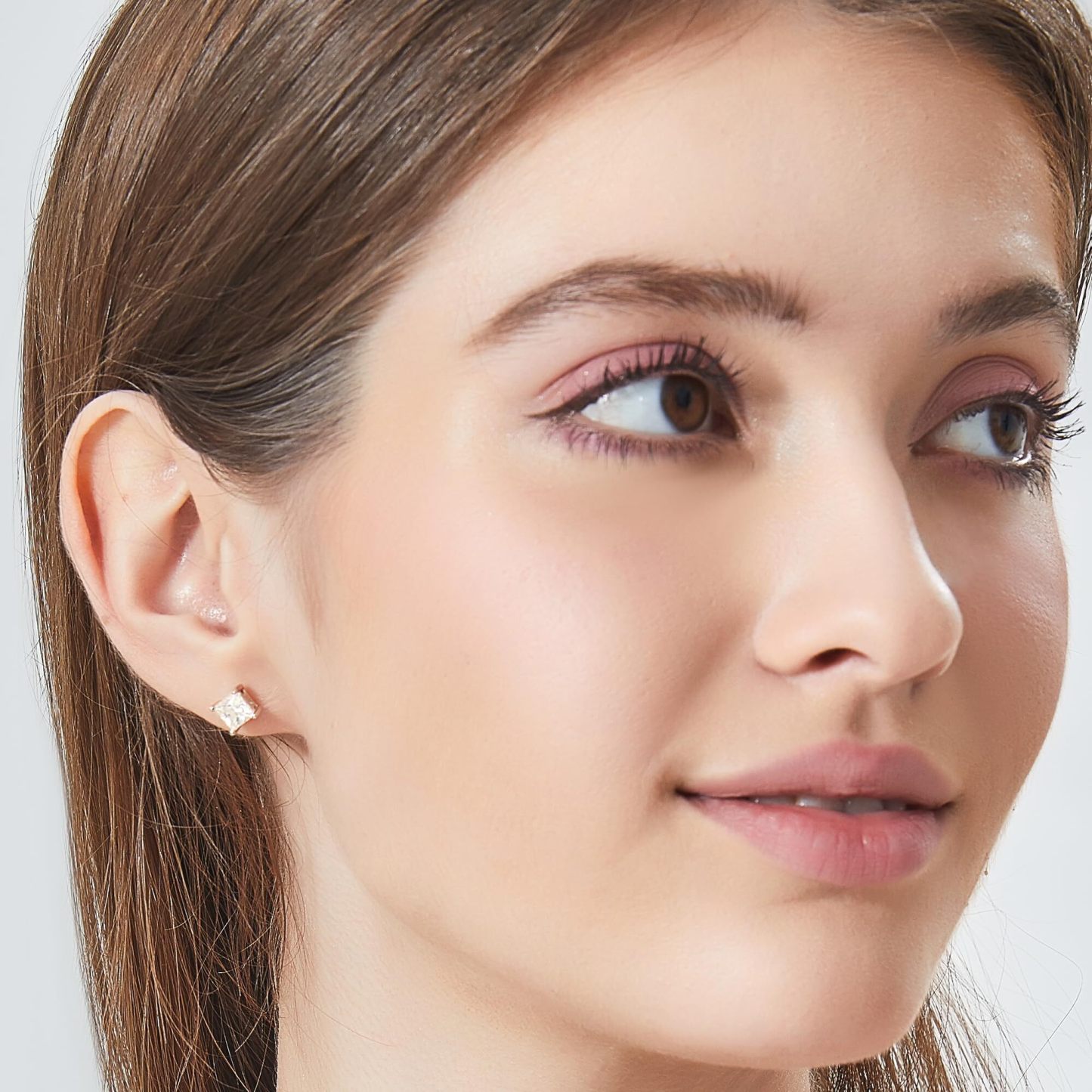 MomentWish Stud Earrings for Women,2Carat Moissanite D Color VVS1 Simulated Diamond Princes Cut 925 Sterling Silver Solitaire Earrings