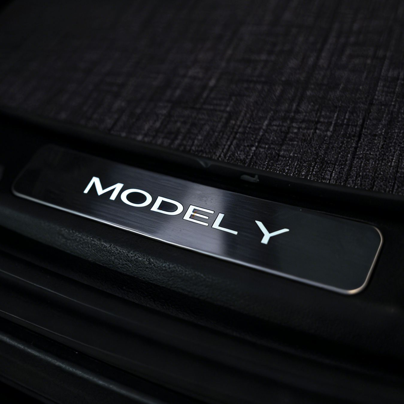 Tesstudio Model Y Juniper Trunk Illuminated Sill Plate LED Entry Guard