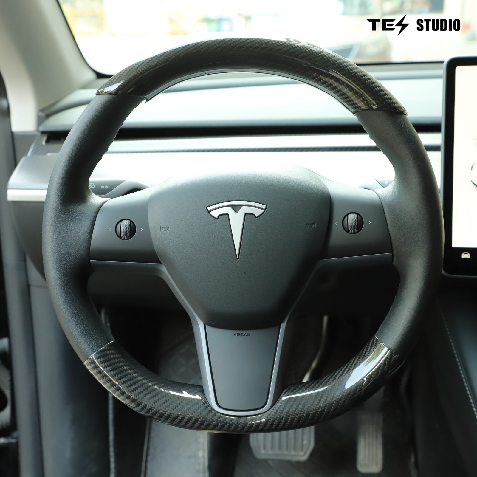 Tesla Model 3/Y Steering Wheel Covers Model 3/Y Upper/Lower Parts Steering Wheel Accessories Tesstudio? (2pcs )