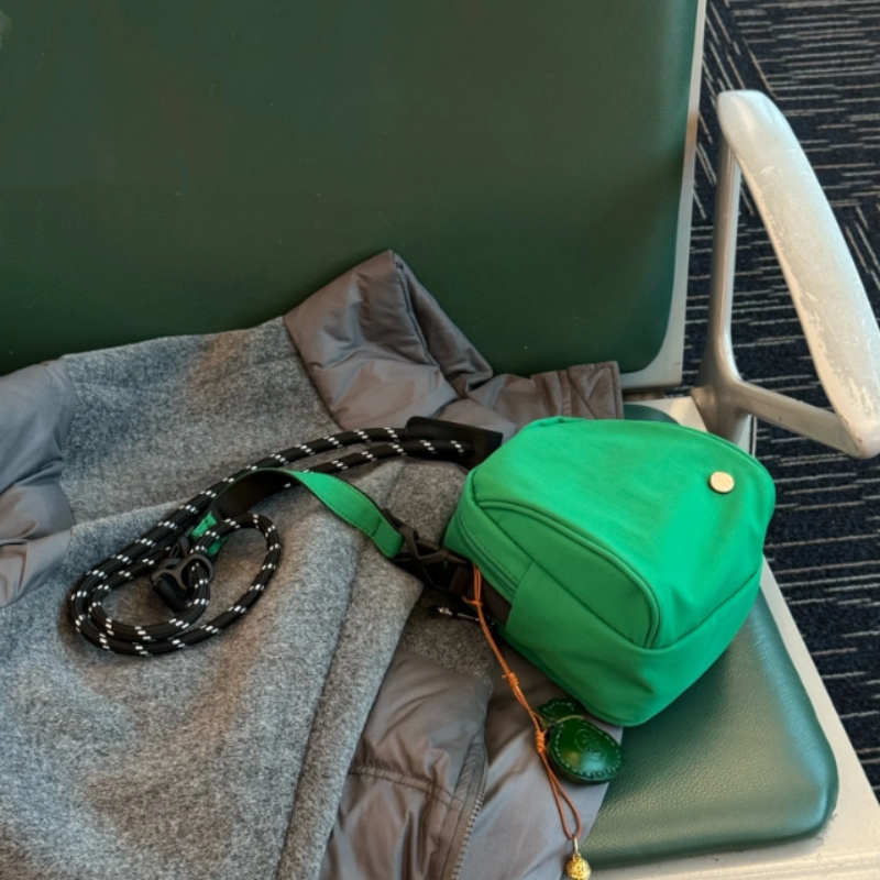 Green Color Nylon Crossbody Bag Multi-Pocket Detail2