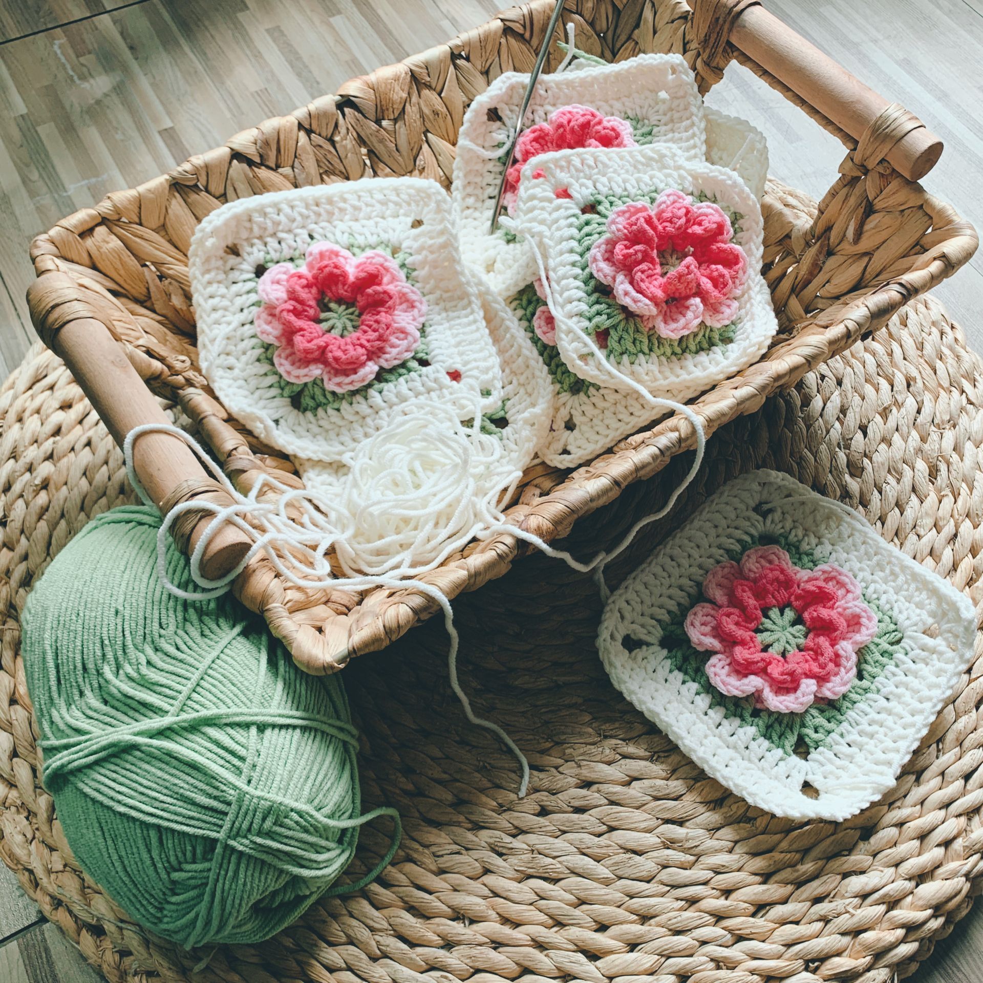 How to crochet a tote bag?Unique Design Handmade Crochet tote bag,A variety of unique styles of hand-knitted crochet tote bag design, durable, good quality, the finished product 3 days delivery.

