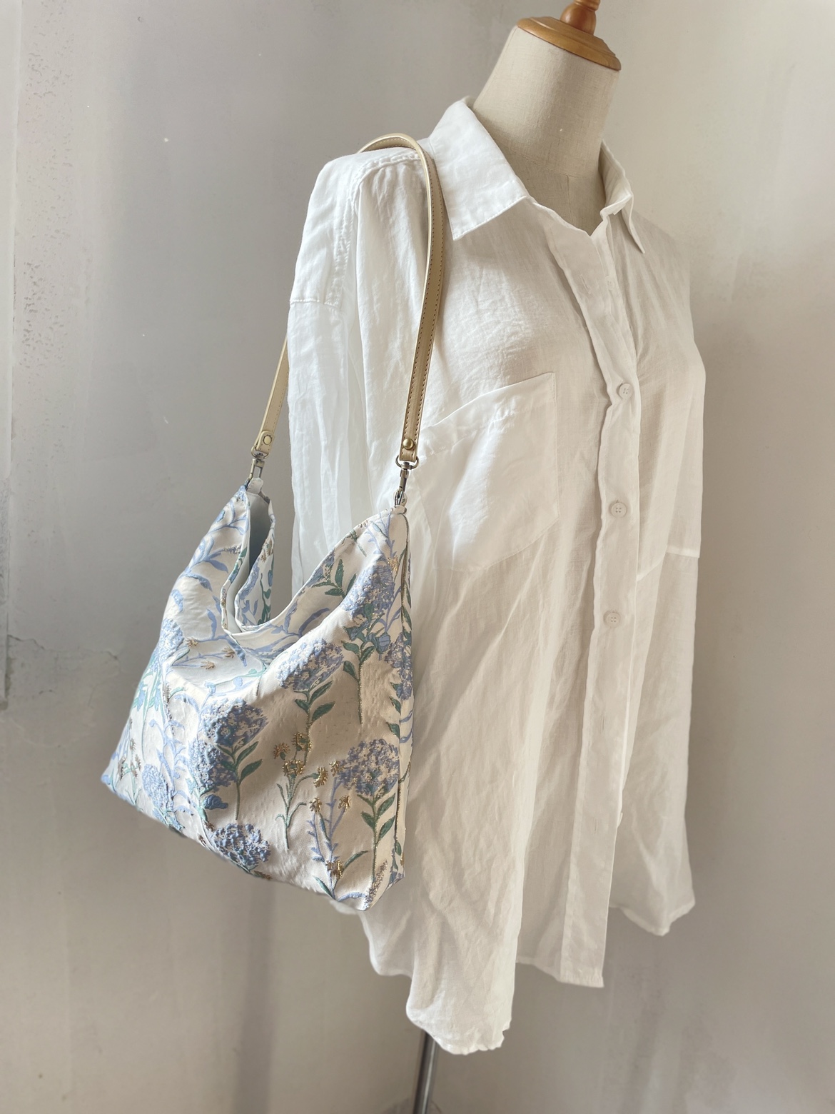 Dandelion shoulder bag women square bag with flowers pattern cloth bag gray blue color