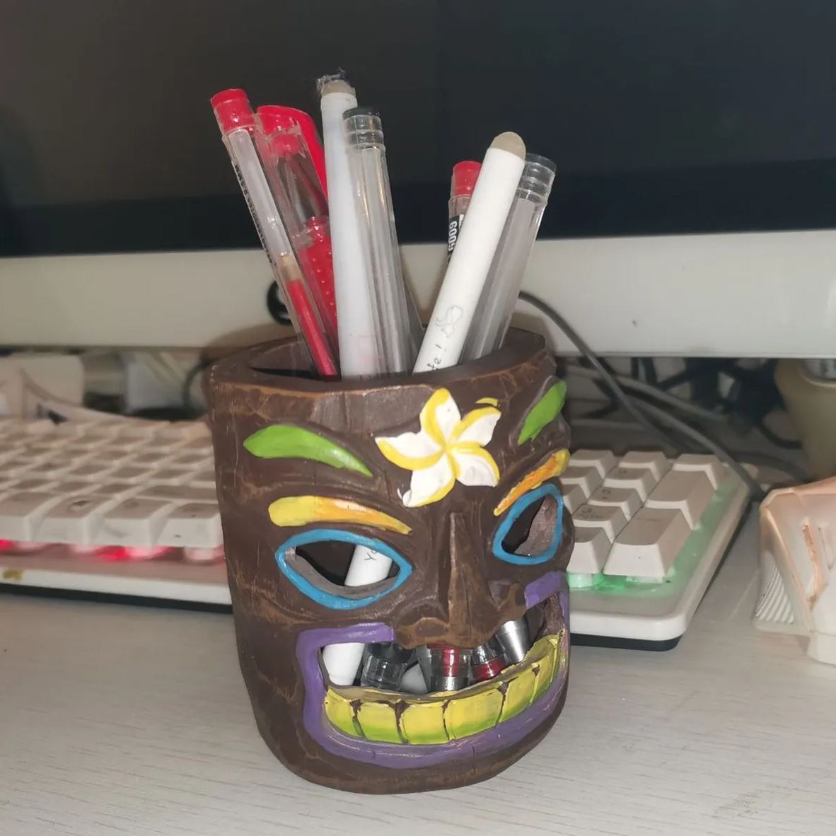 Outdoor courtyard hanging novel bird house