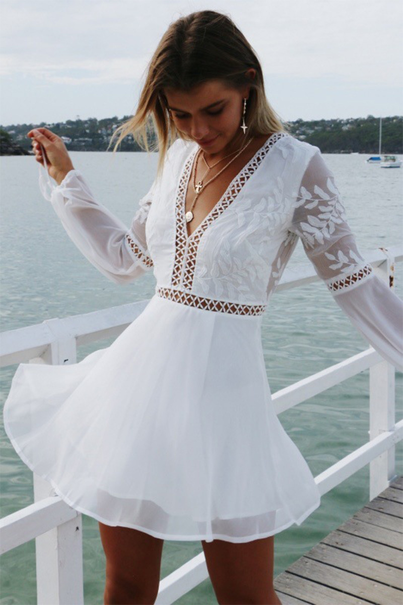Necydress V-neck Halter Lace Stitching Long-sleeved Dress