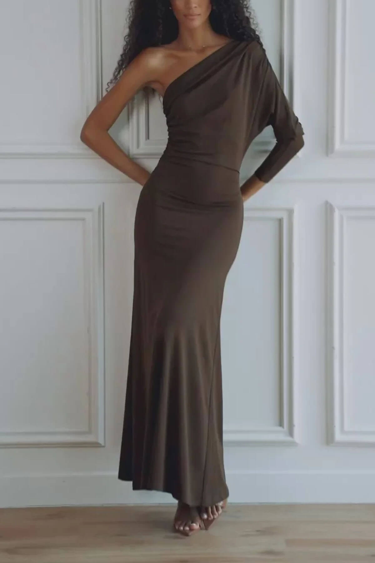 Exquisite One-Shoulder Draped Neckline Maxi Dress