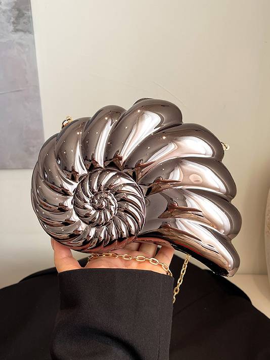 Conch Design Chain Bag Clutch