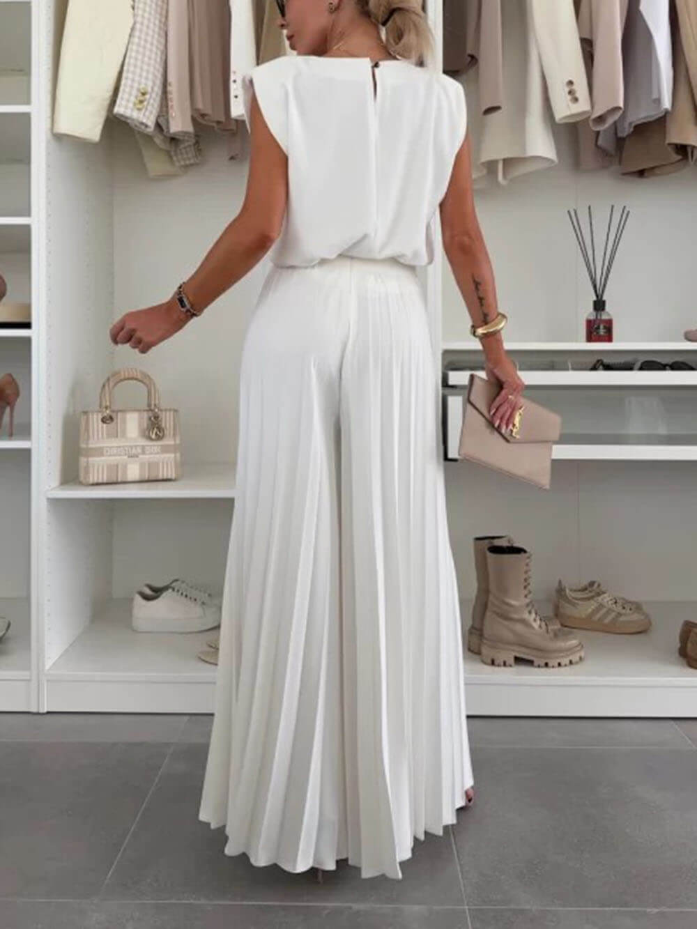 Fashionable Round Neck Padded Shoulder Top