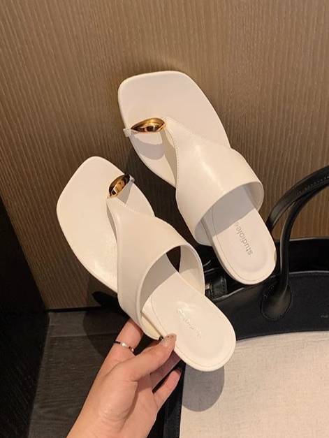 Minimalist Metal Decorated Flat Sandals