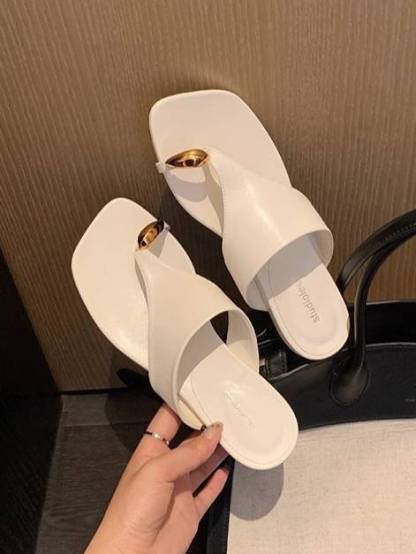 Minimalist Metal Decorated Flat Sandals