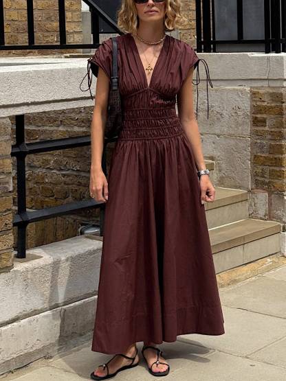 Vacation Style V-neck Pleated Maxi Dress