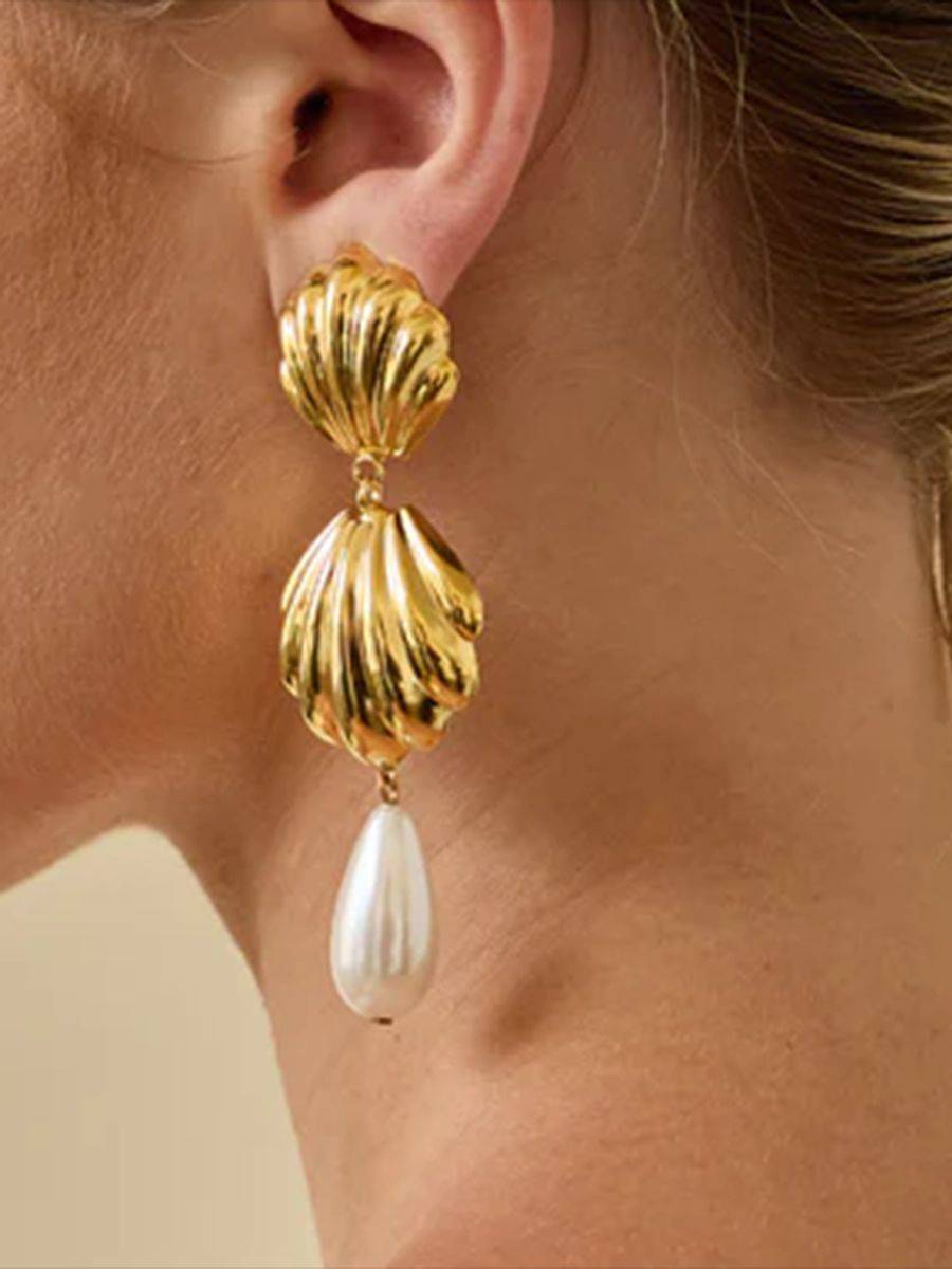 Shell Pearl Earrings