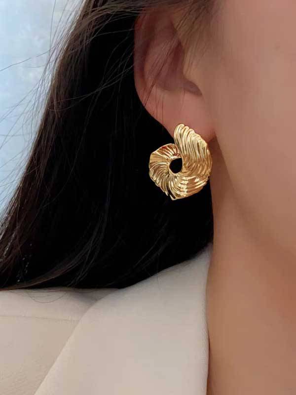 Minimalist Streamlined Embossed Earrings