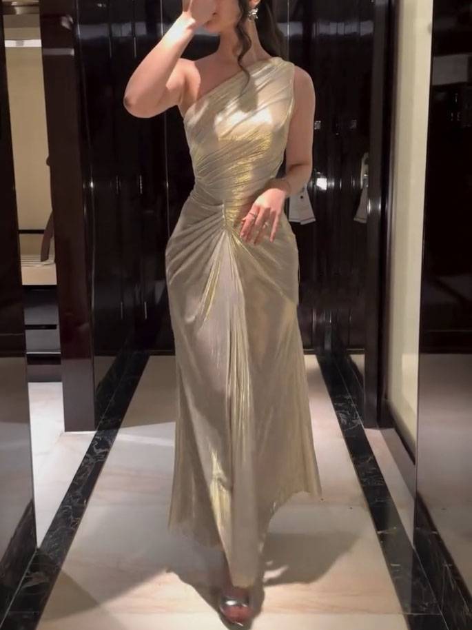 One-Shoulder Pleated Design Maxi Dress