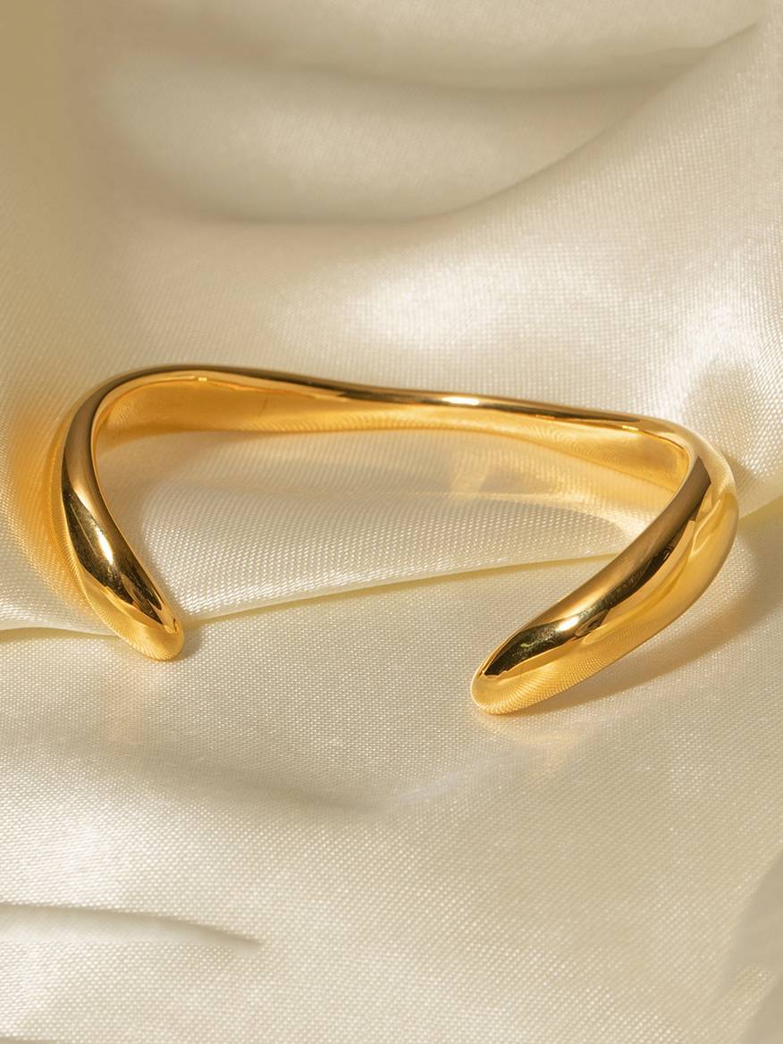 Minimalist Streamlined Bracelet