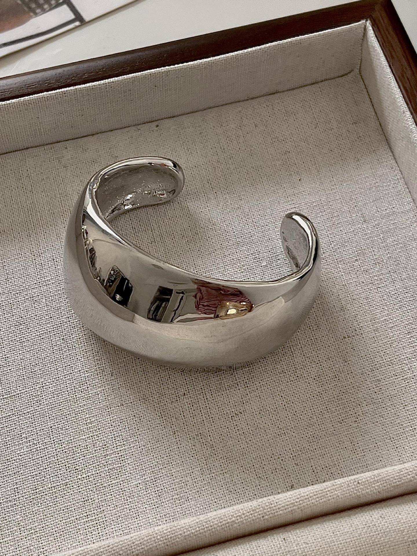 Minimalist Irregular Bracelet