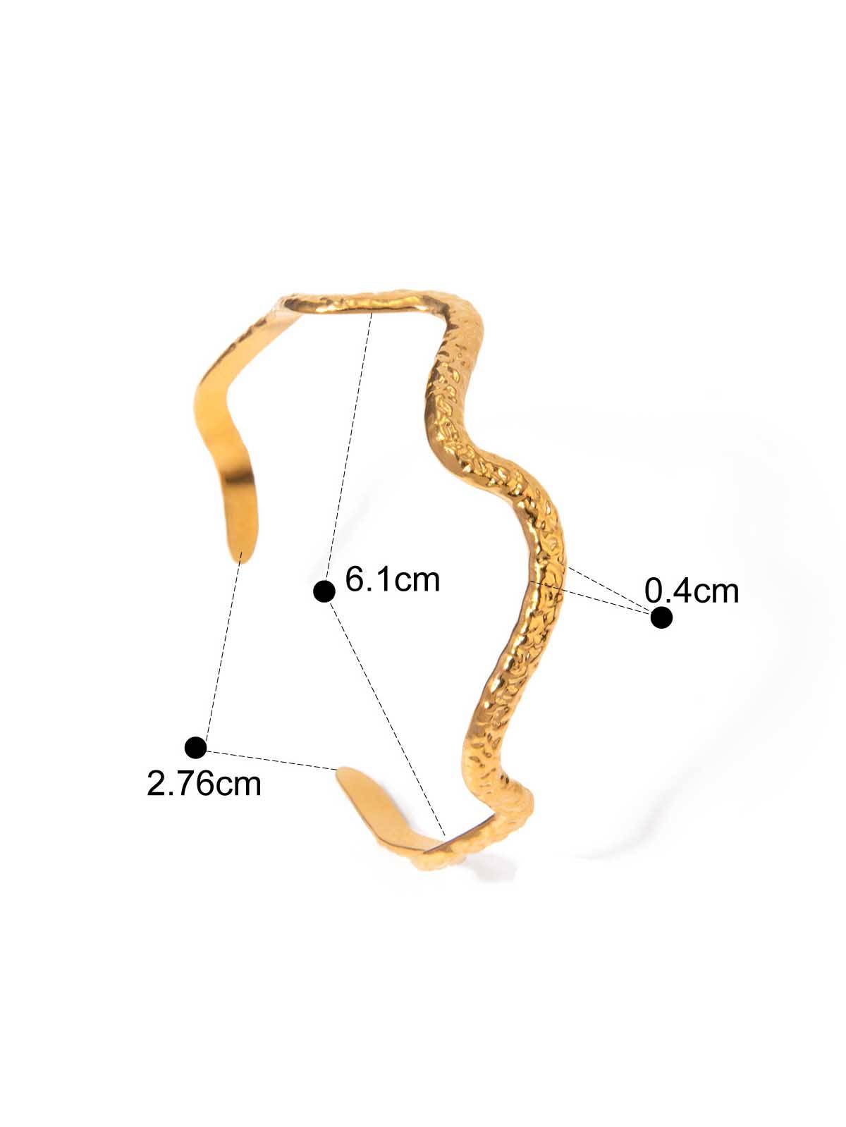 Minimalist Wavy Bracelet