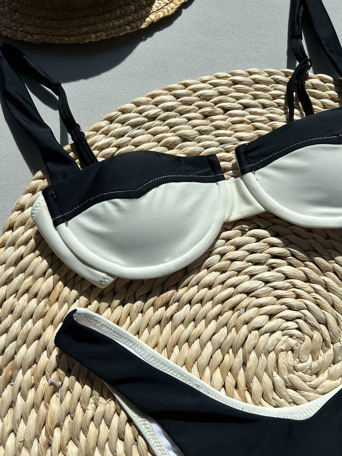 Contrast Color Bikini Two-Piece Set