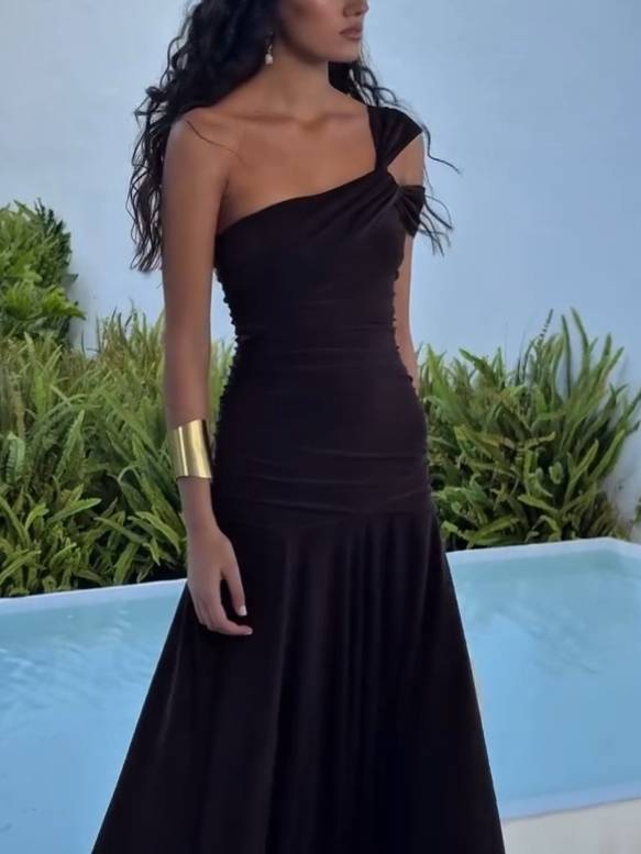 Off-shoulder Slim-Fit Maxi Dress
