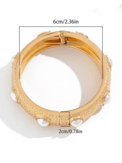 Exaggerated Smooth Hug Irregular Geometric Wide-Edge Spring Bracelet