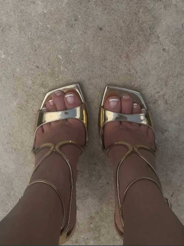 Minimalist High-heeled Sandals